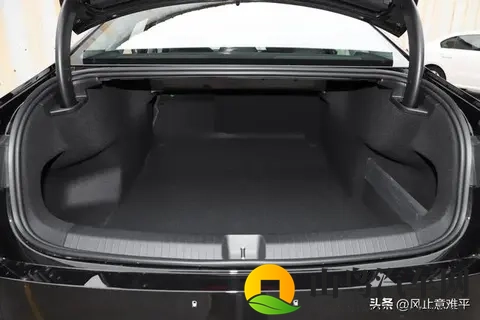 2026款大众迈腾B9实车亮相-1