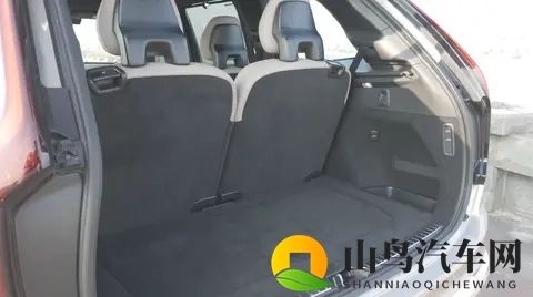 试沃尔沃XC90 T8: 65万买全进口豪华旗舰SUV,高净值家庭用车优选-1