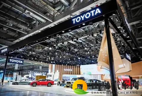 2025进博会：售价3998万起 丰田GR YARIS实车亮相-1