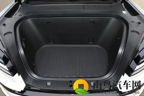 上市86天交付破3万，租电车价立减86万，这款大三排SUV适合家用-3