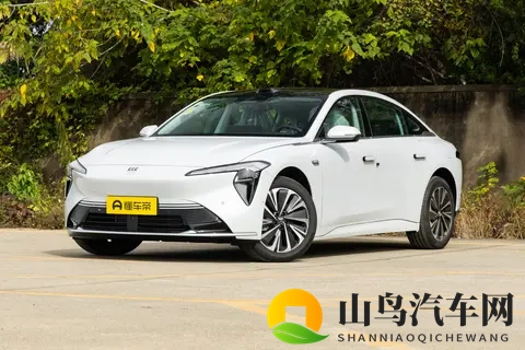 新车  纯电续航325公里_15T增程动力，小鹏P7+增程版更多消息曝光-3