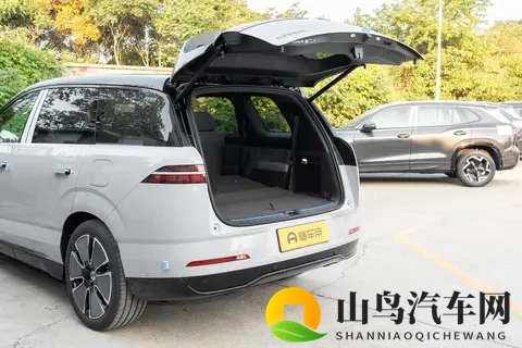 带全家出门，为啥我选了腾势 N8L？大空间+智能配置，舒适又省钱-2