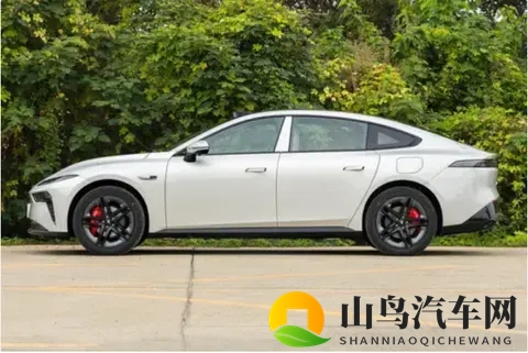 东风奕派 eπ007+预售1499万元起,15 万级新能源轿车的真香之选-3