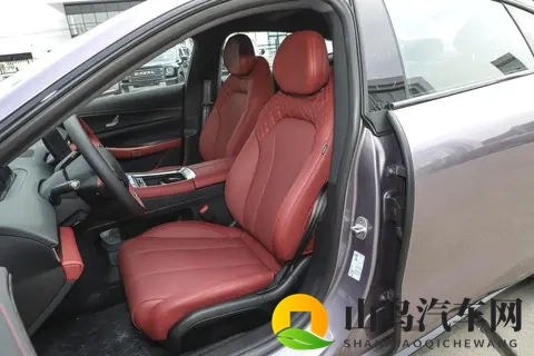 均衡实用之选:2025 款星纪元 ES 增程版 Plus 舒适智享体验-3