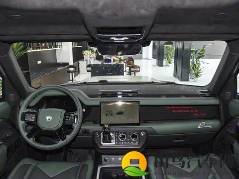 路虎版“大G”外观硬朗霸气，168万起自带越野套件，搭载30T柴油-2