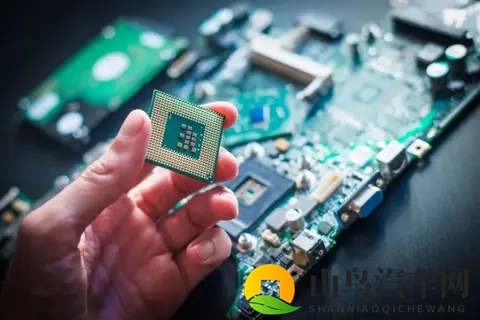 莲花汽车CEO冯擎峰重磅发声:讨论“车规级”是历史的倒退!-3