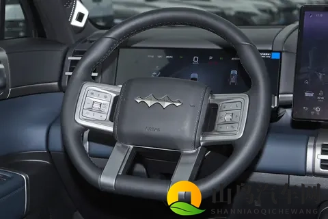 选车时总有人在喜欢和实用之间反复拉扯，方程豹钛7能行吗？-2