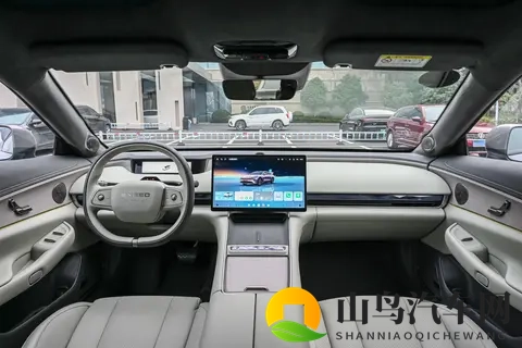 综合续航1645km，云台底盘+黄金增程动力，星纪元ES产品力如何？-3