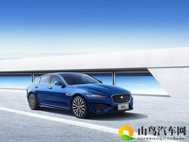 被两个男人3p爽到高潮了：新型汽车3P驾驶模式：畅享极致驾驶乐趣-1