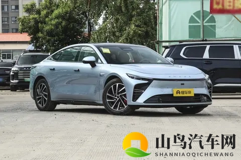 均衡实用之选:2025 款星纪元 ES 增程版 Plus 舒适智享体验-2