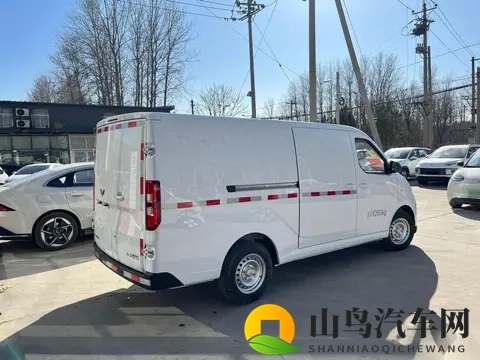 油车销量暴增！车主终究被国产新能源“教育”清醒了-1