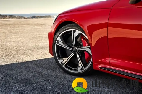 2026 款 AMG C 43 4MATIC 官降背后:奔驰 AMG 品牌的市场竞争策略解析-2