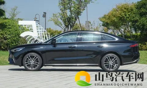 全新吉利帝豪上市，尺寸飙长，诠释性价比之美！下一个爆款？-3