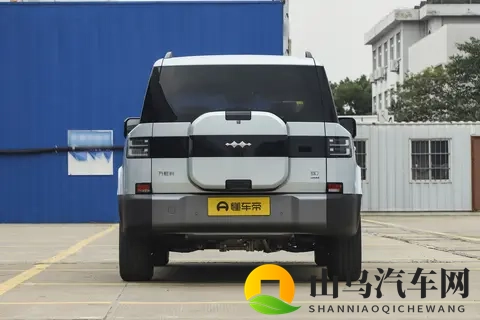 方程豹钛 7:家用 SUV 的实用选择,助力幸福生活-3