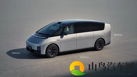 理想MEGA突发召回:烧的不是车,是理想的“自信”?-1