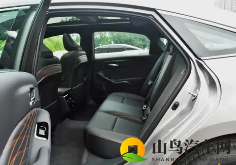 丰田亚洲龙值不值得买？看完这10条真实建议再下单！-2