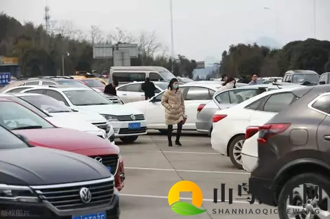 高速服务区停车休息要小心，自备这些应急工具，预防被坑！-1