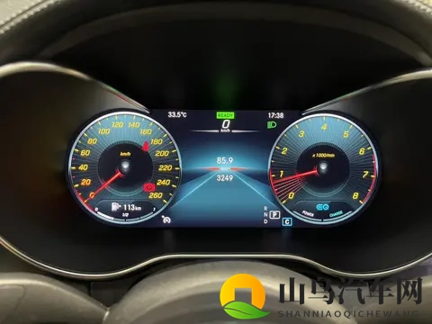 开了不到一年就换？准新一手奔驰C级，这价格真香！-2