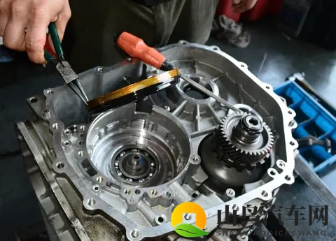 瑶遇见神鹿翻白眼流眼泪文章：瑶神鹿奇遇，泪眼翻白心酸事-2