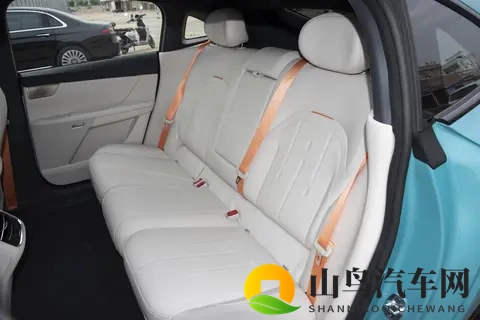 搭激光雷达+8295，15万级轿跑配四驱，增程_纯电可选，续航650km-3