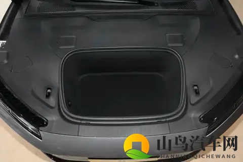 蔚来ET9:打破传统定义,重新定义新时代智能电动行政旗舰-1