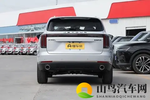 从安全到舒适，这台SUV或许能重新定义“家用硬核”-2