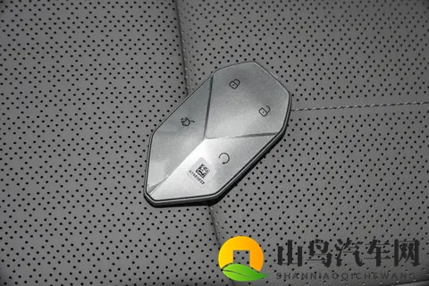 选对一台车，带娃、露营、回老家都不慌，我家这台SUV太够用了-1