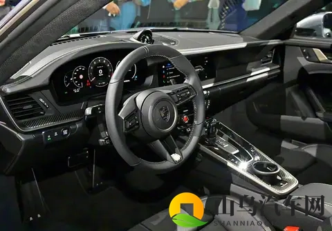 2025进博会：711马力_25秒破百 新款保时捷911 Turbo S国内首发-2