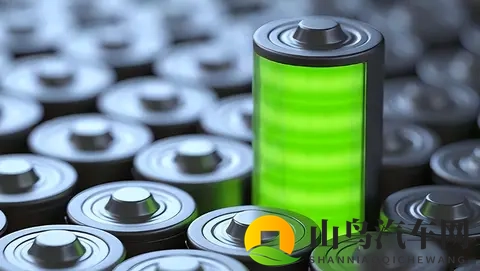 续航焦虑，充电排队，电池怕撞——郑润锡团队要改写电动车规则-1