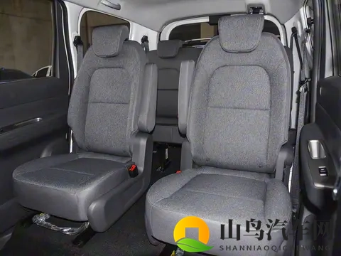 全新五菱宏光燃油版上市，外观变化大，售548万元起，还能否畅销-2