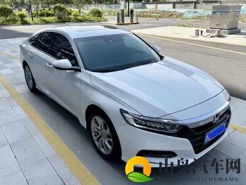 三年准新一手雅阁，10万出头，家用代步不二之选？-1