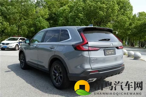 一亲二摸:汽车选购新攻略:车内氛围+细节品质,轻松挑出理想座驾-3