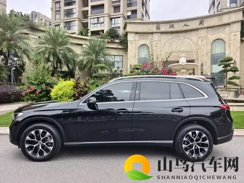 准新一手奔驰GLC:9千公里,30万拿下,豪华SUV轻松开回家!-3
