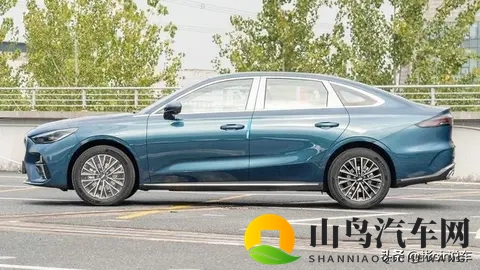 吉利帝豪焕新而至，尺寸智能双升级？-2