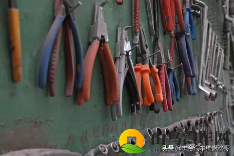 车辆出现“咯吱咯吱”异响、开车发飘等问题怎么回事？-2