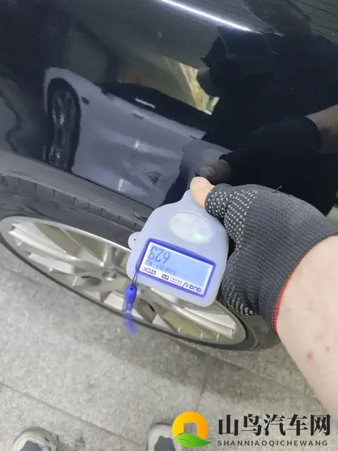 秋霞鲁丝：新能源汽车新篇章：独特设计，引领环保潮流-3