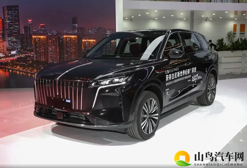 顶配带四驱！红旗HS6插混版广州亮相，预售1788万起-1