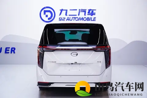 1989万！准新一手传祺M8，宜商宜家的高端MPV之选-3