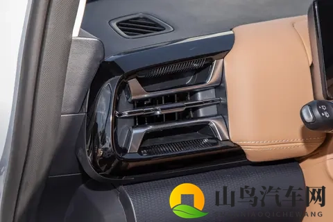 五菱星光730:家用MPV的优选?实测空间、动力、操控-2