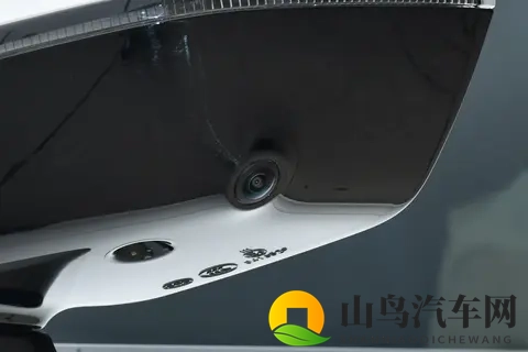 逆天黑科技！领克09四驱探索版：1988万起能买到30万级的体验？-3