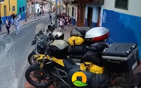 限摩令惹众怒!摩托手封路抗限令,12万人生计不能停?-3