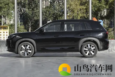 广汽埃安AION i60：提供增程与纯电动力，适合家庭用户-3