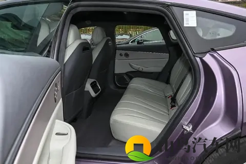 2025款星途星纪元ES，纯电续航710km，轴距3米，8295+激光雷达-1