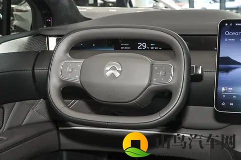 4 座布局、Nappa 真皮座椅,蔚来 ET9 适合家庭用户吗?-1