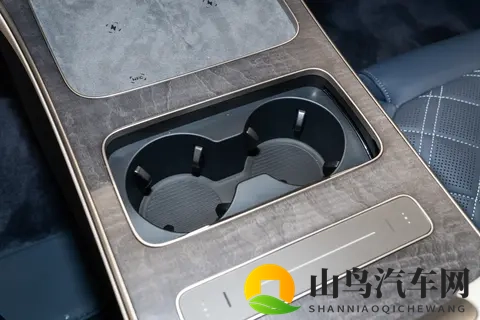 BBA 老炮亲测蔚来 ET9,行政旗舰的新选择来了-3