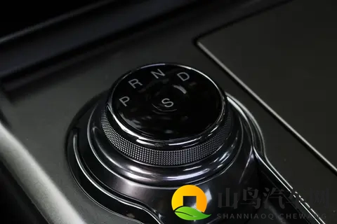 自动驻车和电子手刹有什么区别？老司机：这都不懂别开车了-2