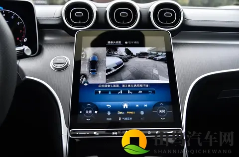 入门车型竟然最值得选？奔驰C级彰显豪华品质，标配15T发动机-3