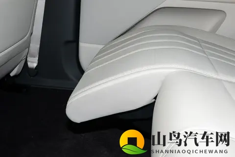 17 万拿下纯电 SUV？东风奕派eπ008 ：空间、续航、配置够家用吗？-1