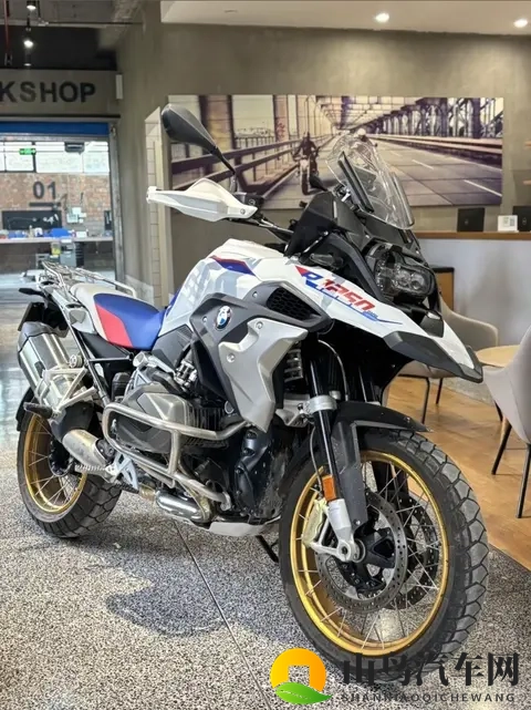 十大长途旅行摩托！好骑到让你忘了停车，这5款每台都是狠角色-2