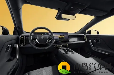 年轻运动高颜值轿跑 零跑Lafa5预售1058万起-1